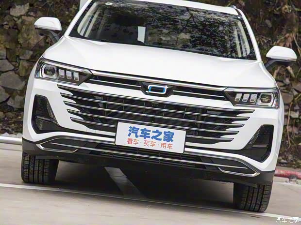 一汽奔騰 奔騰T77 2022款 基本型