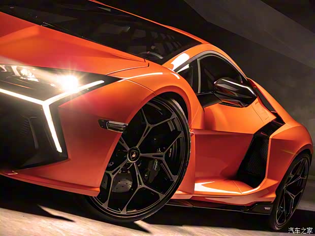 蘭博基尼 Revuelto 2023款 基本型