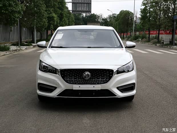 上汽集团 名爵6新能源 2018款 45T E-DRIVE智驱混动尊享互联网版