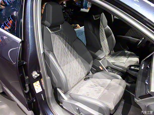 一汽-大众奥迪 奥迪Q4 e-tron 2022款 50 e-tron quattro 一汽-大众奥迪 奥迪Q4 e-tron 2022款 50 e-tron quattro