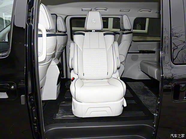 東風(fēng)風(fēng)行 風(fēng)行M7 2022款 領(lǐng)爵款 2.0T 自動侯爵版