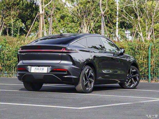 上汽集团 飞凡R7 2022款 基本型 上汽集团 飞凡R7 2022款 基本型