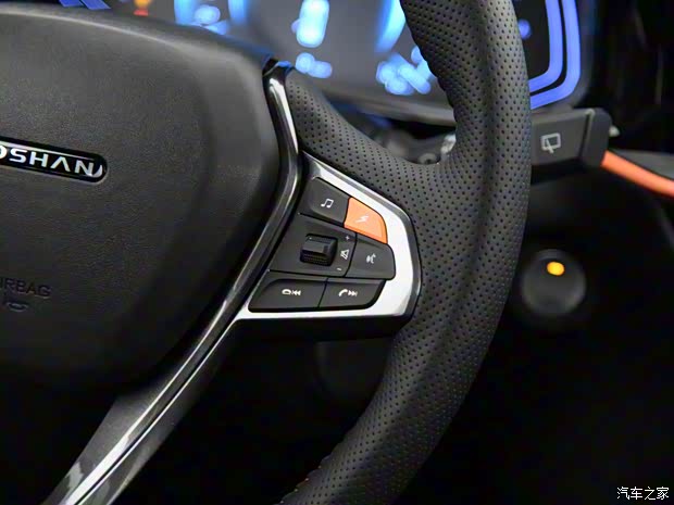 長(zhǎng)安汽車 長(zhǎng)安歐尚X5 2022款 運(yùn)動(dòng)版 1.5T DCT颶風(fēng)音速