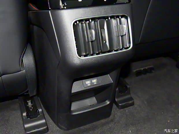 比亚迪 宋PLUS 2020款 1.5T 自动旗舰型