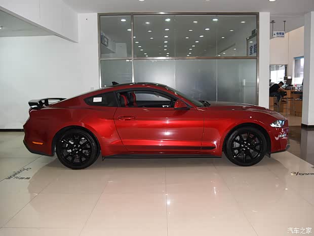 福特(進口) Mustang 2021款 2.3L EcoBoost 黑曜魅影特別版