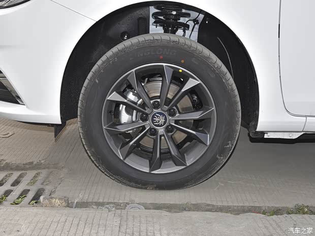 比亚迪 秦新能源 2021款 出行标准版