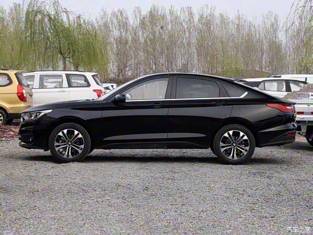 上汽通用五菱 新寶駿RC-6 2019款 1.5T CVT 24小時在線旗艦型