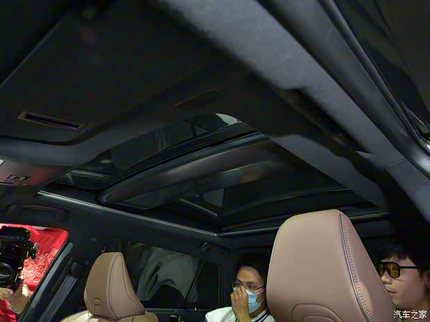 丰田(进口) 皇冠(进口) 2024款 Sedan 丰田(进口) 皇冠(进口) 2024款 Sedan