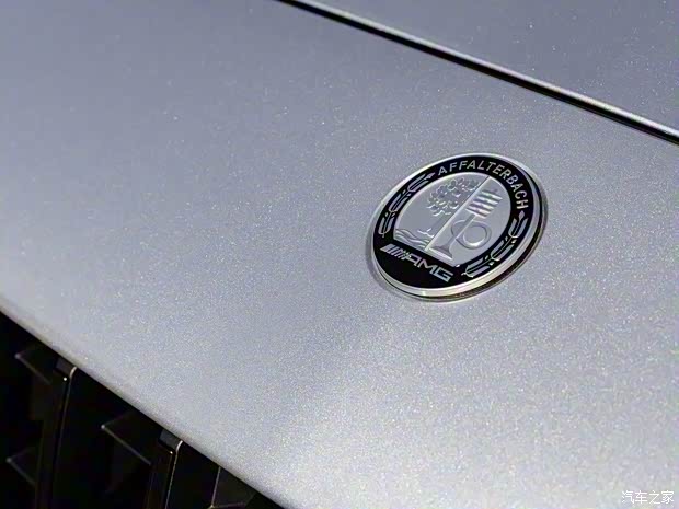 梅賽德斯-AMG 奔馳C級(jí)AMG新能源 2023款 AMG C 63 S 4MATIC