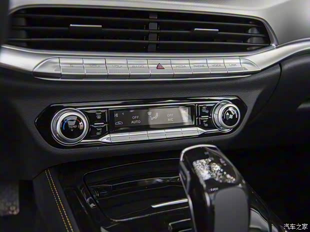 一汽奔騰 奔騰T77 2022款 基本型