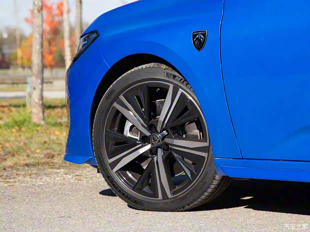 標(biāo)致(進(jìn)口) 標(biāo)致308新能源(進(jìn)口) 2021款 HYBRID