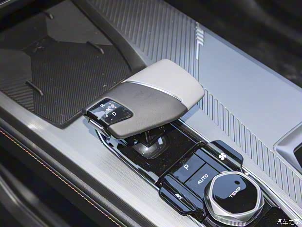 长安汽车 长安欧尚Z6新能源 2022款 蓝鲸iDD 150KM旗舰PLUS