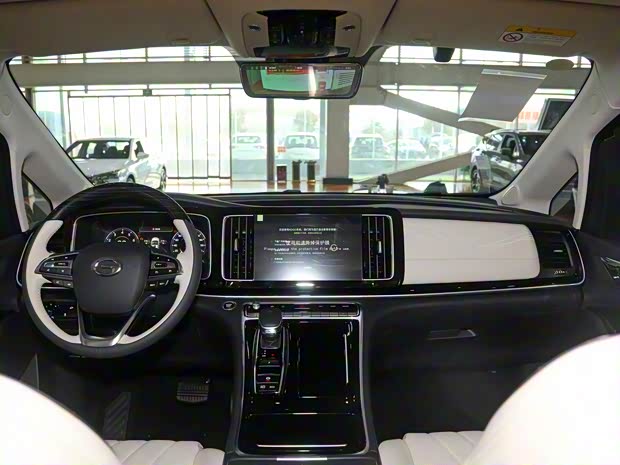 广汽乘用车 传祺M8 2021款 大师系列 390T 四座荣耀版