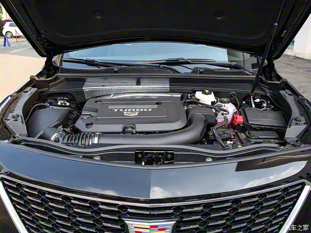 上汽通用凱迪拉克 凱迪拉克XT4 2023款 28T 兩驅(qū)尊貴型