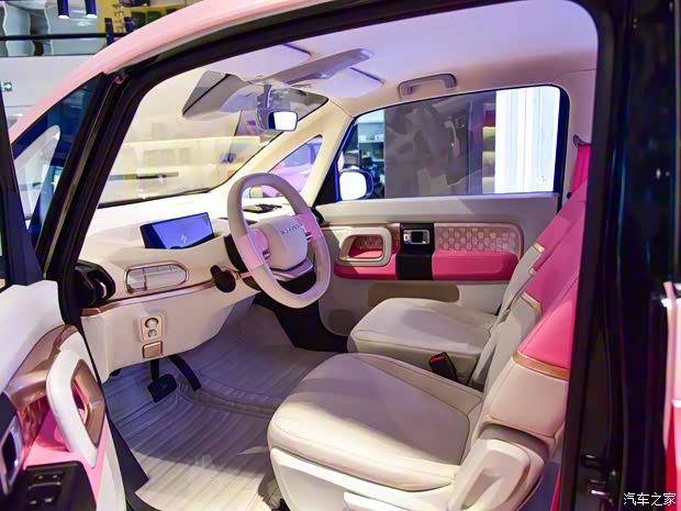 上汽通用五菱 寶駿KiWi EV 2021款 豬小八版