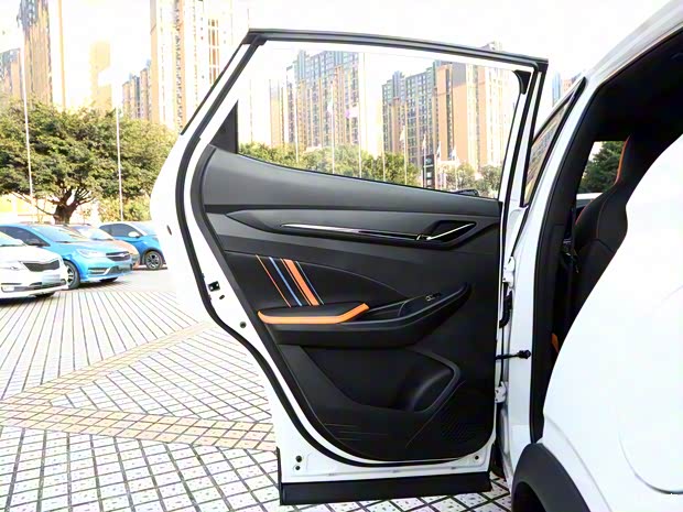 长安汽车 长安欧尚X5 2022款 1.5T DCT飓风音速版