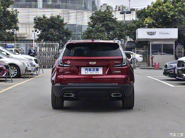 上汽通用凯迪拉克 凯迪拉克XT4 2022款 28T 四驱铂金运动版