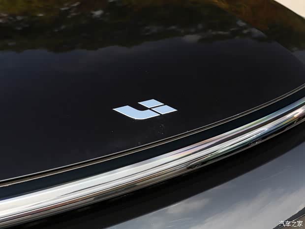 理想汽车 理想L8 2023款 Pro 理想汽车 理想L8 2023款 Pro