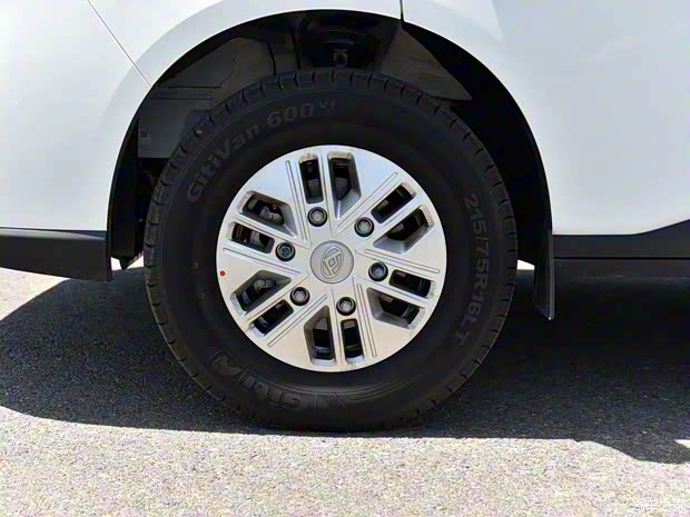 上汽大通 上汽大通MAXUS 新途V70 2023款 2.0T 精英版 自動(dòng)短軸低頂 5/6座