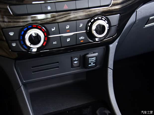 江西五十铃 D-MAX 2019款 3.0T四驱自动精英型4JJ1-TC HI