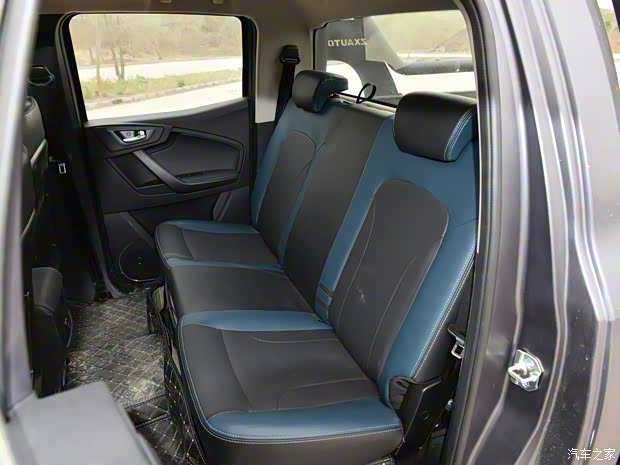 中兴汽车 中兴1986 2023款 2.0T竞技版自动汽油四驱超豪华标双 中兴汽车 中兴1986 2023款 2.0T竞技版自动汽油四驱超豪华标双