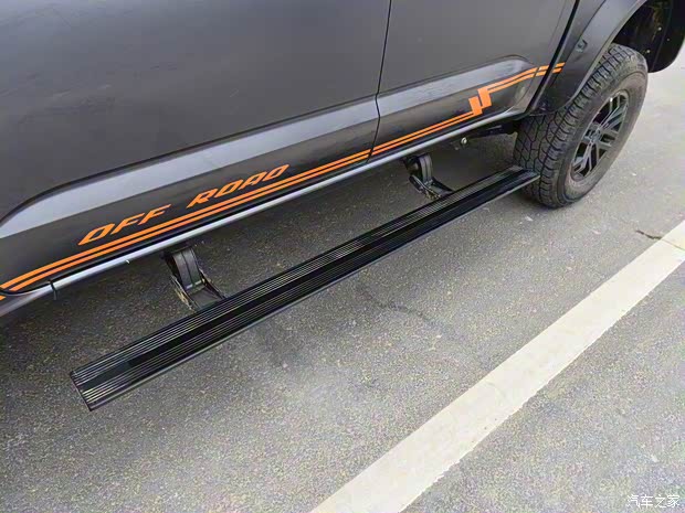 中兴汽车 中兴1986 2023款 2.0T竞技版自动汽油四驱超豪华标双 中兴汽车 中兴1986 2023款 2.0T竞技版自动汽油四驱超豪华标双