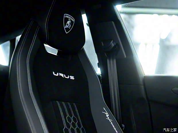 兰博基尼 Urus 2022款 Performante