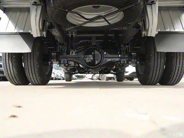 上汽通用五菱 五菱荣光新卡 2021款 1.8L基本型单排双后轮LJ479Q6 上汽通用五菱 五菱荣光新卡 2021款 1.8L基本型单排双后轮LJ479Q6