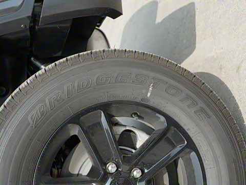 2022款 2.0T 高地四门版 2022款 2.0T 高地四门版