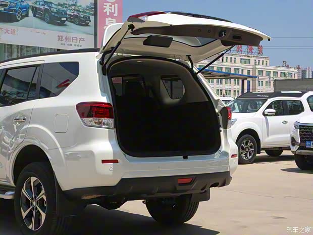 鄭州日產(chǎn) 帕拉丁 2023款 2.0T 四驅(qū)尊享型 鄭州日產(chǎn) 帕拉丁 2023款 2.0T 四驅(qū)尊享型