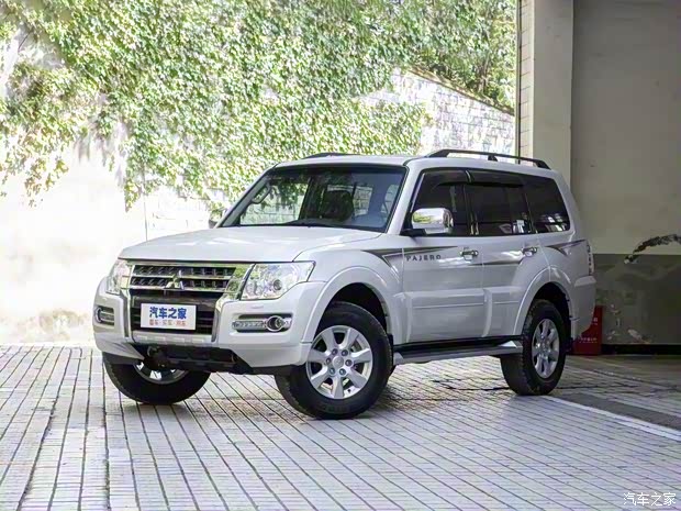 三菱(進(jìn)口) 帕杰羅(進(jìn)口) 2020款 典藏版 3.0L 自動(dòng)舒適越野版