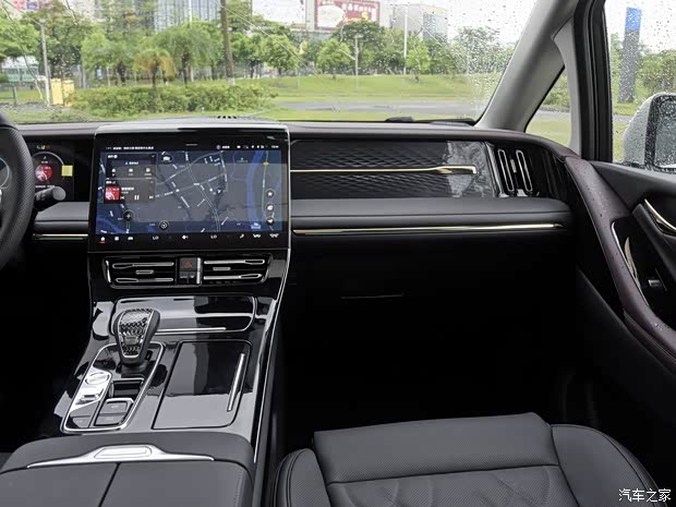 广汽乘用车 传祺M8 2024款 大师系列 390T