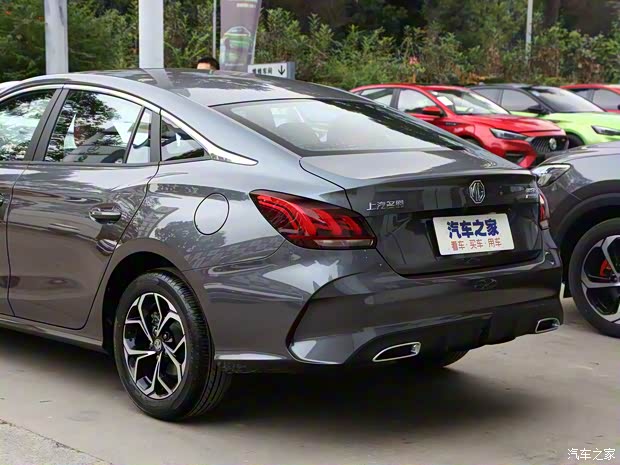 上汽集团 名爵5 2021款 180DVVT CVT青春旗舰版