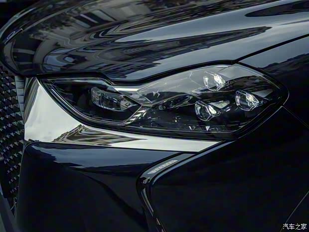 DS(进口) DS 3 2020款 Crossback Ines de la Fressange Paris DS(进口) DS 3 2020款 Crossback Ines de la Fressange Paris