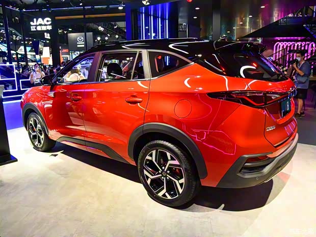 江淮汽车 嘉悦X8 2020款 1.5T 自动基本型