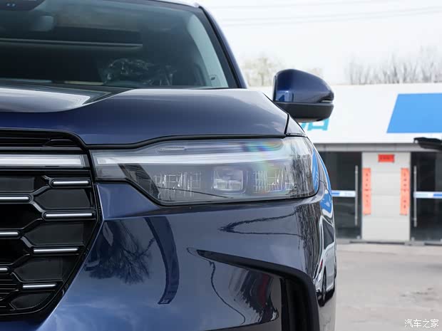 東風(fēng)本田 本田HR-V 2023款 240TURBO 頂配版