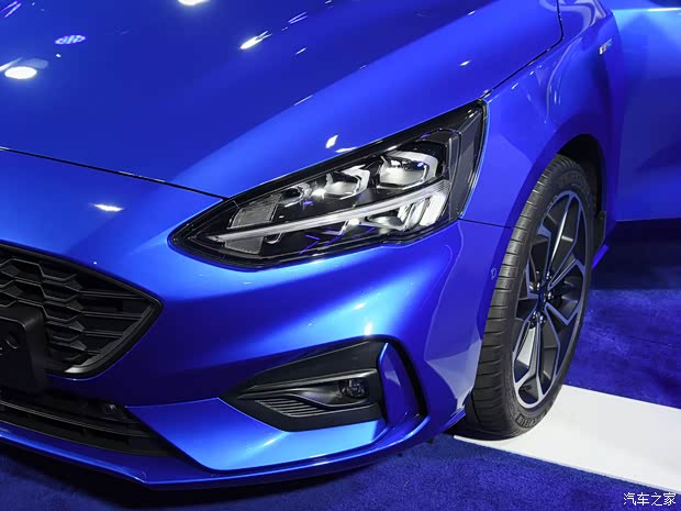 长安福特 福克斯 2021款 三厢 EcoBoost 180 自动ST Line