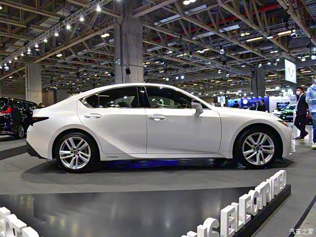 雷克薩斯 雷克薩斯IS 2021款 300h 中國澳門版