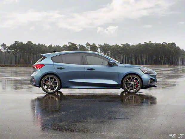 福特(进口) 福克斯(进口) 2019款 2.0T ST 福特(进口) 福克斯(进口) 2019款 2.0T ST