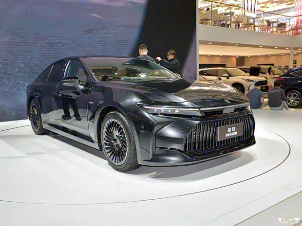 豐田(進(jìn)口) 皇冠(進(jìn)口) 2024款 Sedan