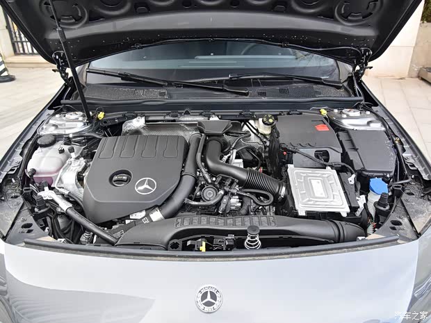 奔驰(进口) 奔驰A级(进口) 2019款 A 200 动感型 奔驰(进口) 奔驰A级(进口) 2019款 A 200 动感型