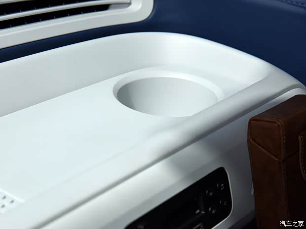 一汽奔騰 奔騰小馬 2023款 基本型