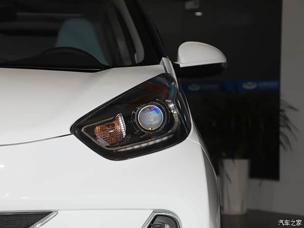 奇瑞新能源 小蚂蚁 2022款 甜粉款 全糖版 磷酸铁锂 30kW 301km