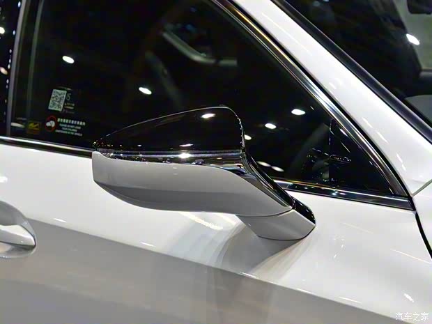 雷克薩斯 雷克薩斯IS 2021款 300h 中國澳門版