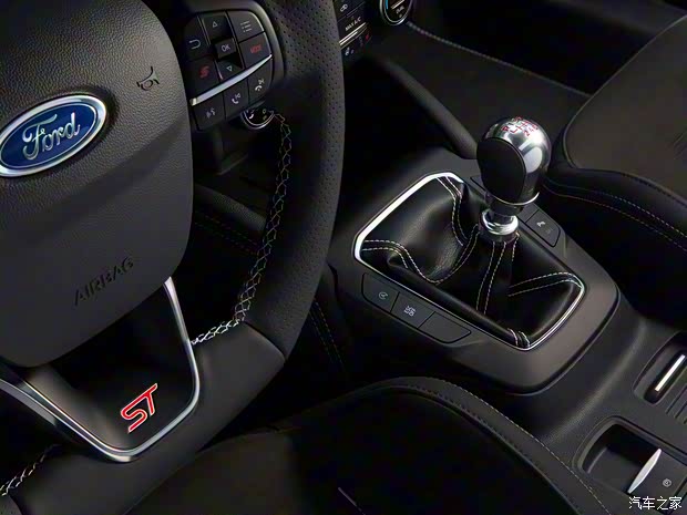 福特(进口) 福克斯(进口) 2019款 2.0T ST 福特(进口) 福克斯(进口) 2019款 2.0T ST