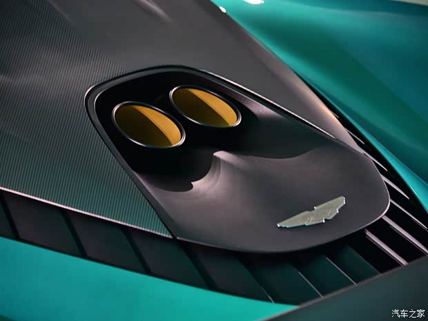 阿斯顿·马丁 Valhalla 2021款 4.0T PHEV 基本型