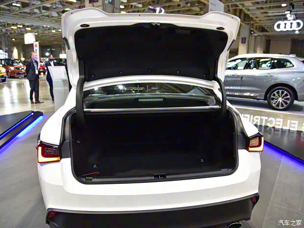 雷克薩斯 雷克薩斯IS 2021款 300h 中國澳門版