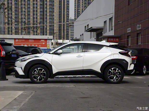 广汽丰田 丰田C-HR 2018款 2.0L 酷越豪华天窗版 国V 广汽丰田 丰田C-HR 2018款 2.0L 酷越豪华天窗版 国V