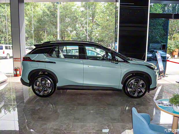 廣汽埃安 AION V 2023款 Plus 80 智享七座版 三元鋰