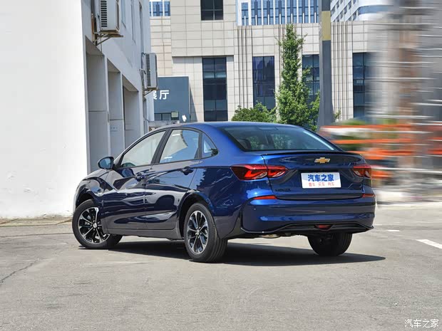 上汽通用雪佛兰 科鲁泽 2023款 1.3T 基本型 上汽通用雪佛兰 科鲁泽 2023款 1.3T 基本型